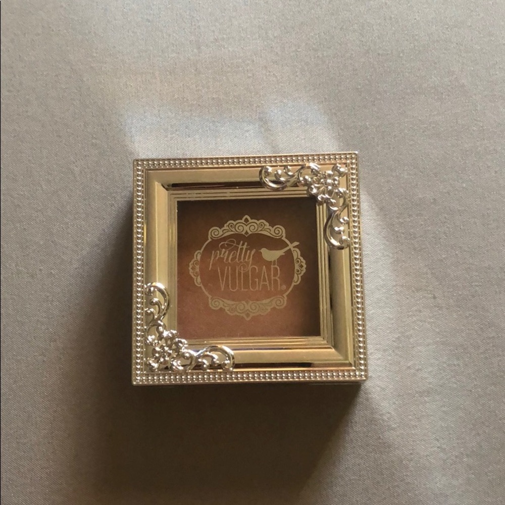 Shimmering Swan Highlighter